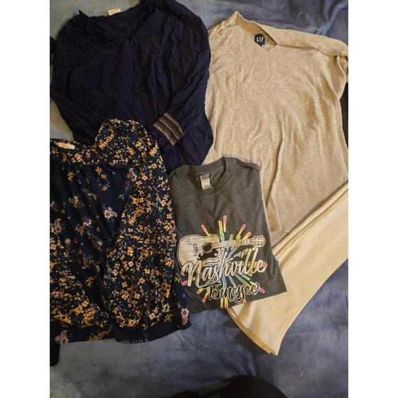 Womens medium bundle - Picture 2 of 5